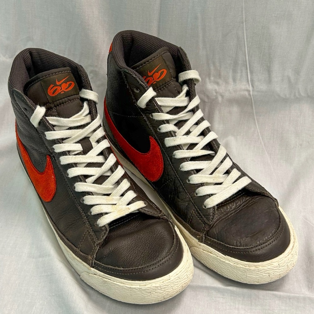 Nike Men's Black and Orange High-Top Sneakers